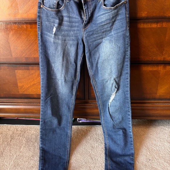 1822 Adrianna Skinny Jeans - Picture 3 of 3